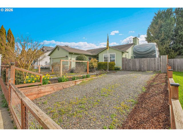 51764 Se 6TH St, Scappoose, OR 97056