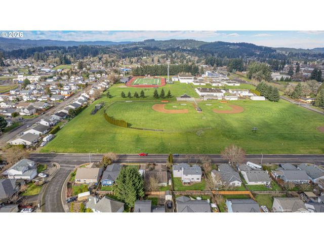 51764 Se 6TH St, Scappoose, OR 97056