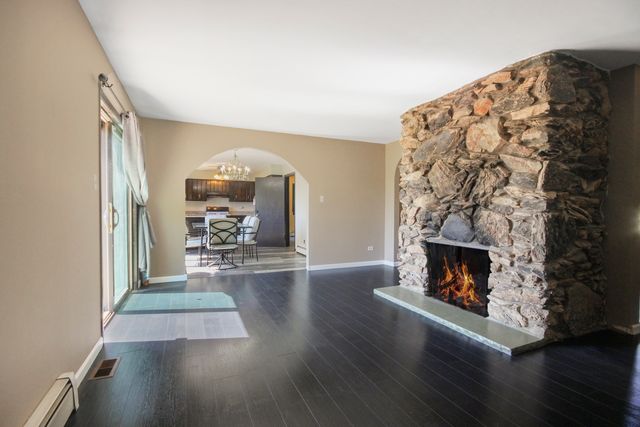 3321 E Reichert Drive, Crete, IL 60417