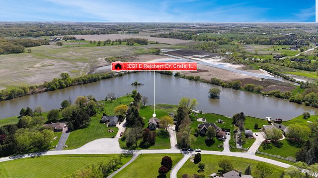 3321 E Reichert Drive, Crete, IL 60417