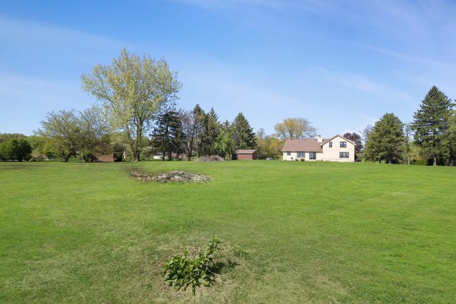 3321 E Reichert Drive, Crete, IL 60417