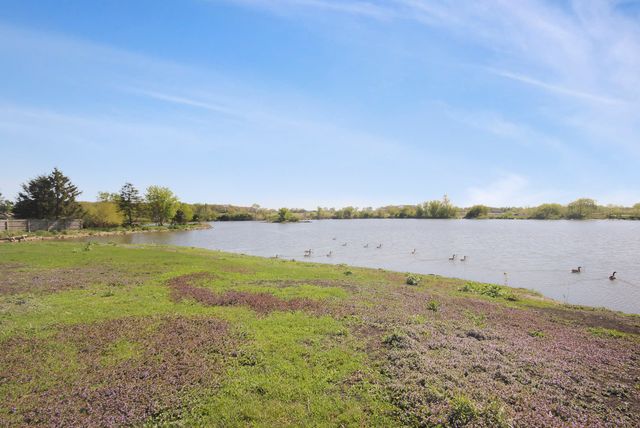 3321 E Reichert Drive, Crete, IL 60417