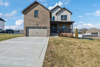 180 Young Ln, Pleasant View, TN 37146