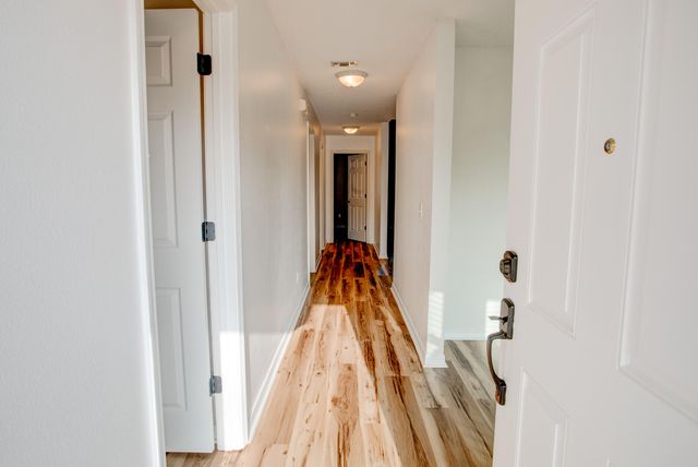 2989 Via Conquistadores, Navarre, FL 32566