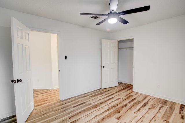 2989 Via Conquistadores, Navarre, FL 32566