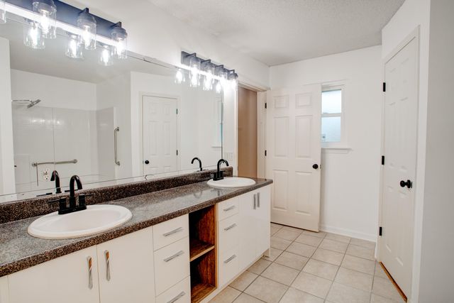 2989 Via Conquistadores, Navarre, FL 32566