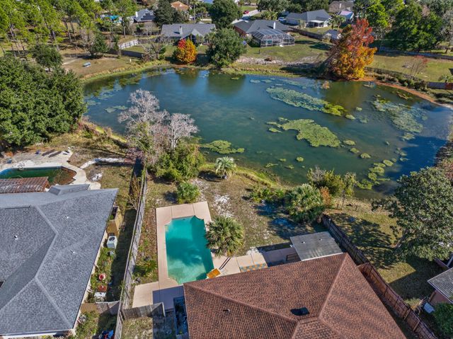 2989 Via Conquistadores, Navarre, FL 32566