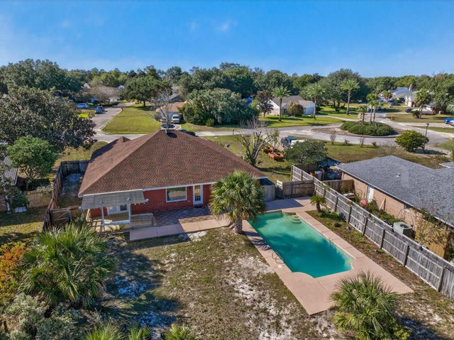 2989 Via Conquistadores, Navarre, FL 32566