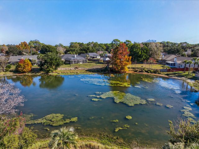 2989 Via Conquistadores, Navarre, FL 32566