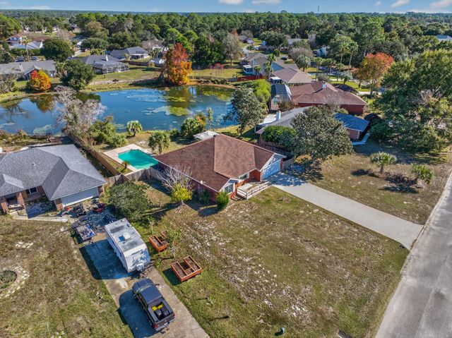 2989 Via Conquistadores, Navarre, FL 32566