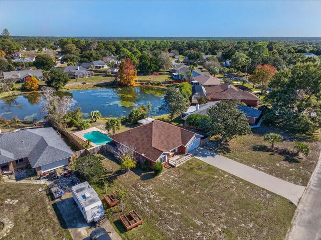 2989 Via Conquistadores, Navarre, FL 32566