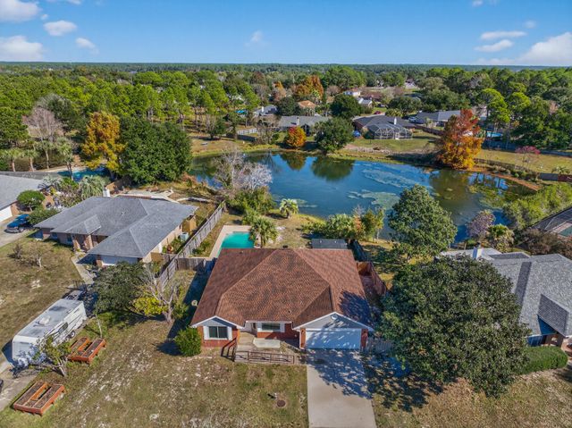 2989 Via Conquistadores, Navarre, FL 32566