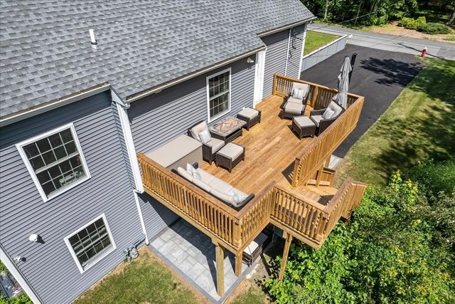28 Stanley St, North Attleboro, MA 02763