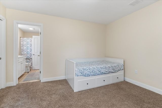 28 Stanley St, North Attleboro, MA 02763