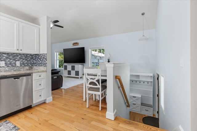 28 Stanley St, North Attleboro, MA 02763