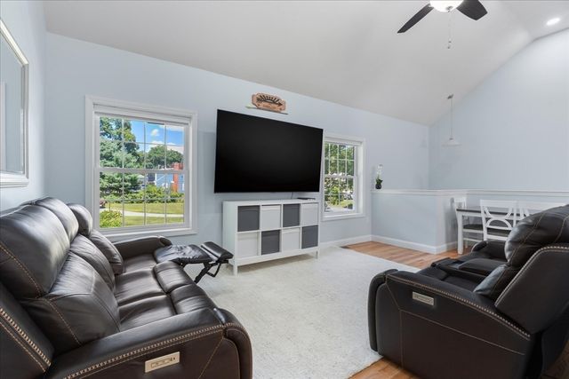 28 Stanley St, North Attleboro, MA 02763