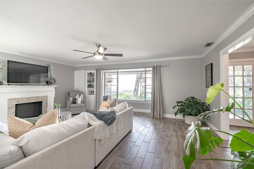 6455 Waverly Way A, Fort Worth, TX 76116