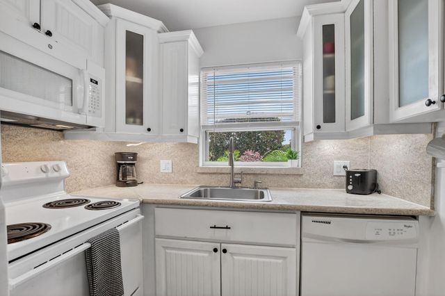 477 Tilford V, Deerfield Beach, FL 33442