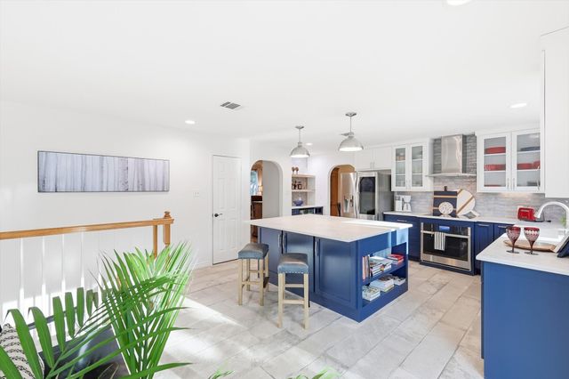 714 Meadow Bend Court, Highland Village, TX 75077