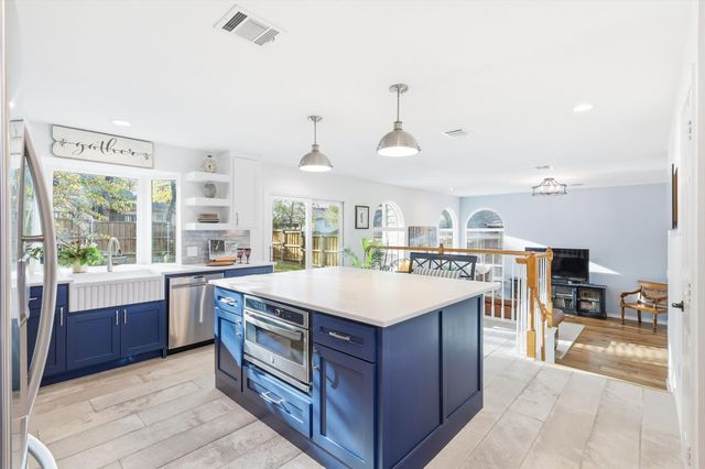 714 Meadow Bend Court, Highland Village, TX 75077