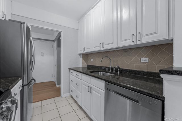43-25 Douglaston Parkway 1H, Little Neck, NY 11363