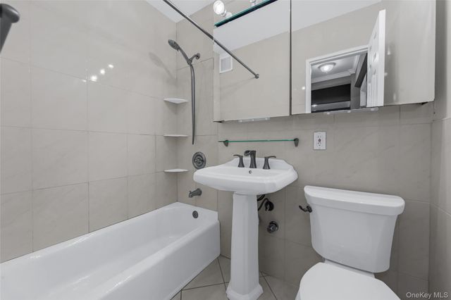 43-25 Douglaston Parkway 1H, Little Neck, NY 11363