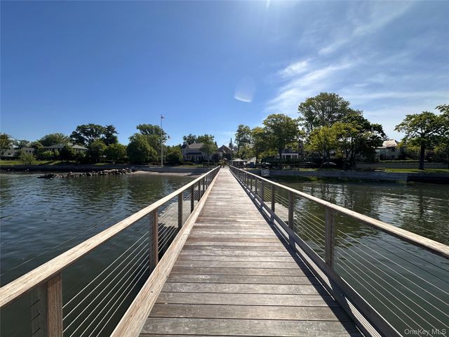 43-25 Douglaston Parkway 1H, Little Neck, NY 11363
