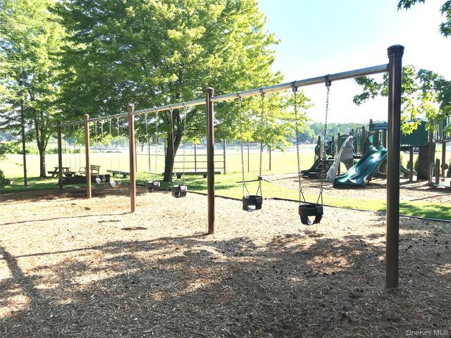 43-25 Douglaston Parkway 1H, Little Neck, NY 11363