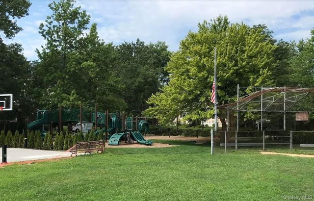 43-25 Douglaston Parkway 1H, Little Neck, NY 11363