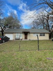 2829 E 44th Place N, Tulsa, OK 74110