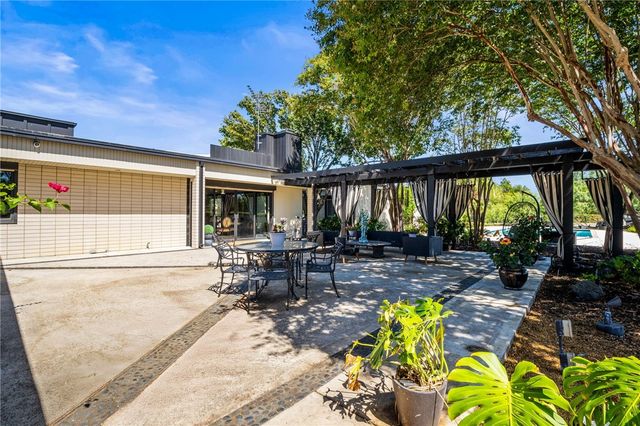 35 Hewit Dr, Corpus Christi, TX 78404