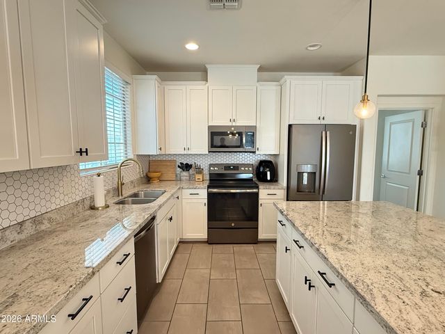2658 S HARMONY Avenue, Gilbert, AZ 85295