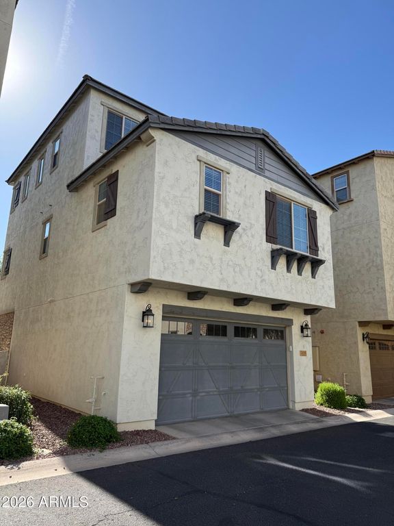 2658 S HARMONY Avenue, Gilbert, AZ 85295