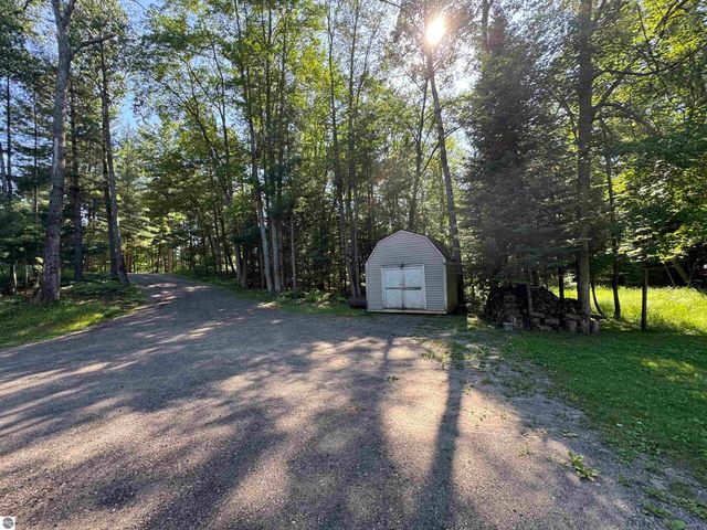 1816 Onondaga Trail, West Branch, MI 48661