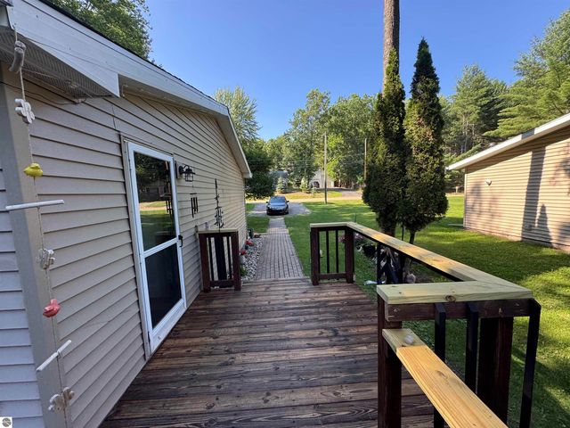1816 Onondaga Trail, West Branch, MI 48661