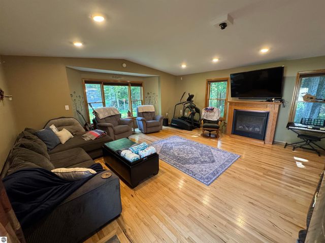 1816 Onondaga Trail, West Branch, MI 48661