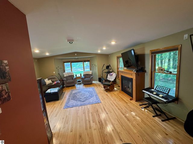 1816 Onondaga Trail, West Branch, MI 48661