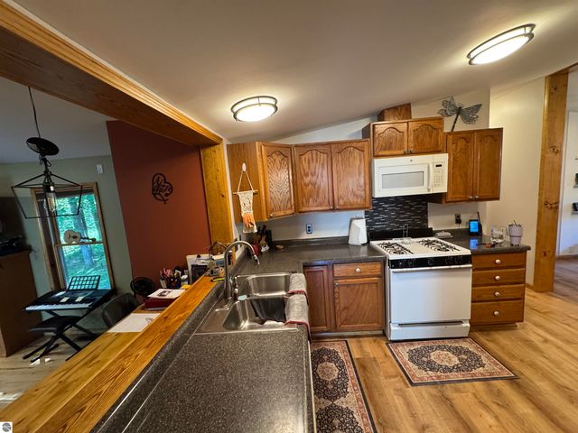 1816 Onondaga Trail, West Branch, MI 48661
