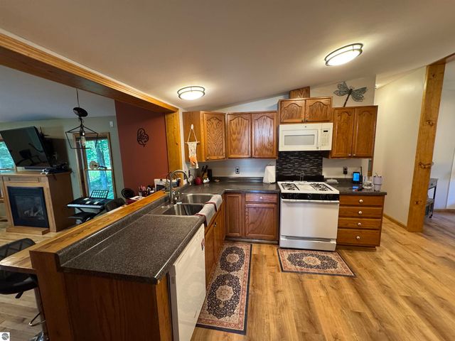1816 Onondaga Trail, West Branch, MI 48661