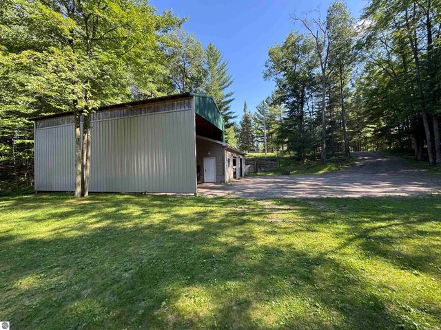 1816 Onondaga Trail, West Branch, MI 48661