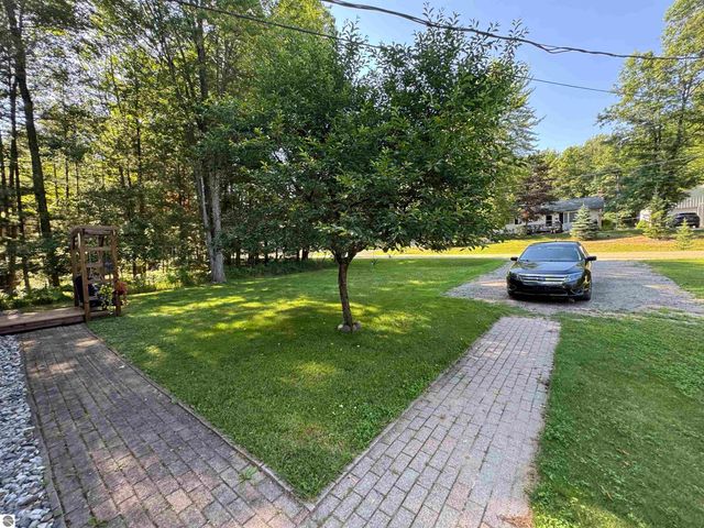 1816 Onondaga Trail, West Branch, MI 48661