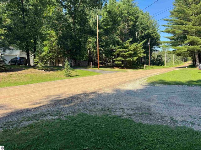 1816 Onondaga Trail, West Branch, MI 48661