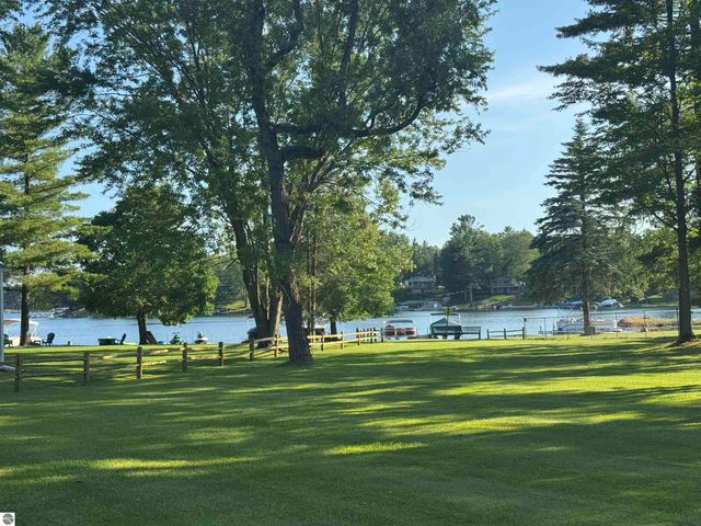 1816 Onondaga Trail, West Branch, MI 48661