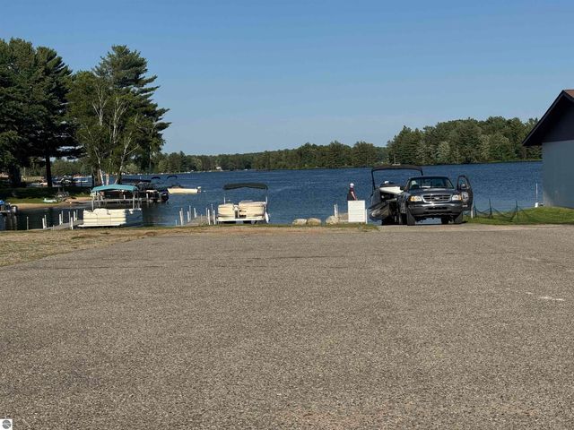 1816 Onondaga Trail, West Branch, MI 48661
