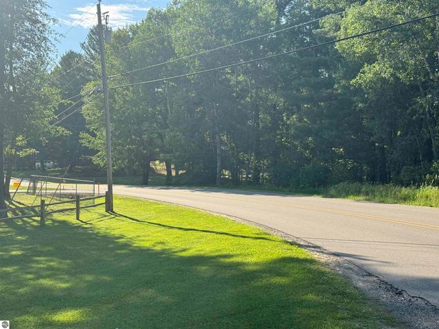 1816 Onondaga Trail, West Branch, MI 48661