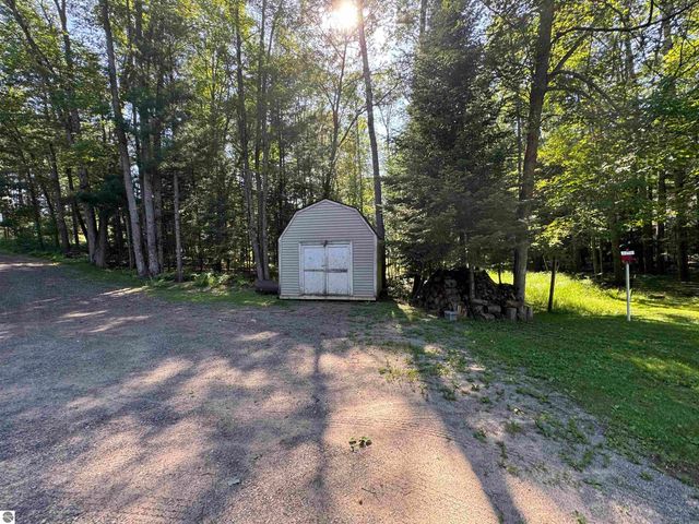 1816 Onondaga Trail, West Branch, MI 48661