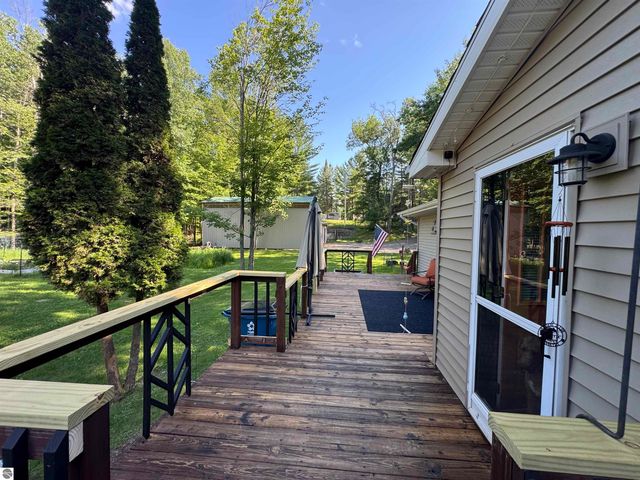 1816 Onondaga Trail, West Branch, MI 48661