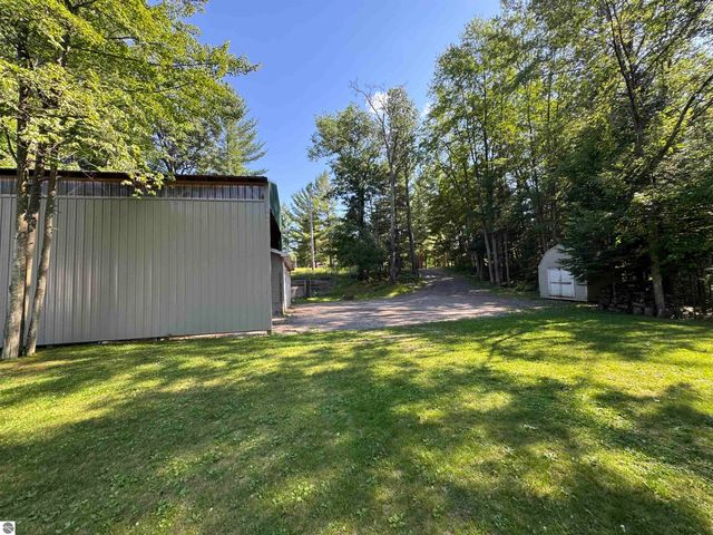 1816 Onondaga Trail, West Branch, MI 48661
