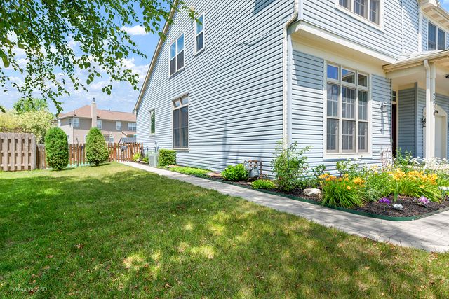 2320 Barrett Drive, Algonquin, IL 60102