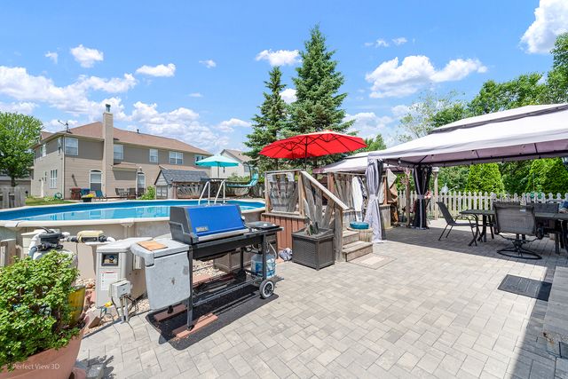 2320 Barrett Drive, Algonquin, IL 60102